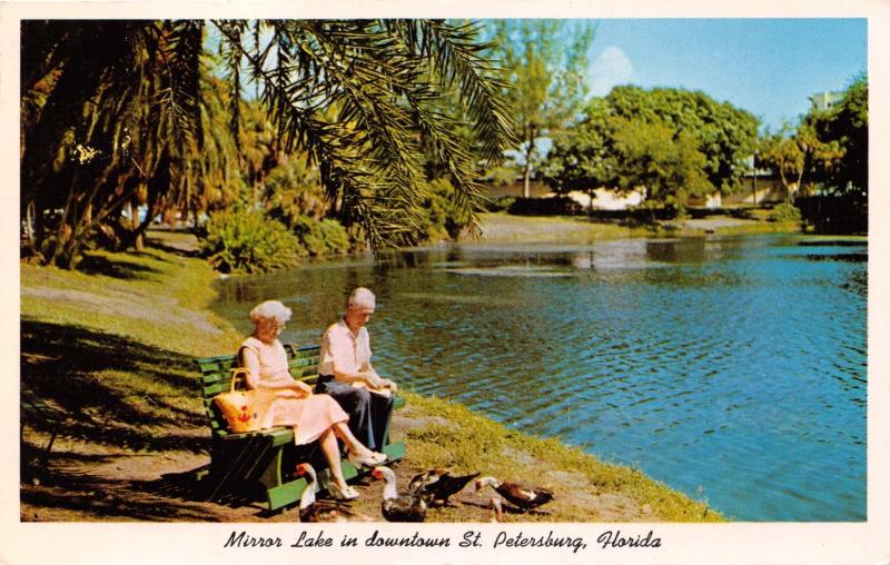 ST PETERSBURG FLORIDA GREEN BENCH~MIRROR LAKE~DOWNTOWN POSTCARD 1961