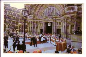 Awaiting the Pope, Westminister Cathedral, Papal Visit 1982