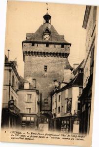 CPA LOCHES - La Porte Picoys (actuellement Hotel de Ville) datant (228860)