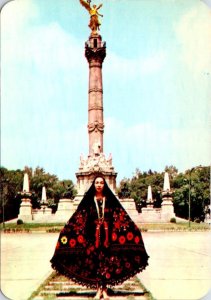 Mexico City, Mexico  MONUMENT OF INDEPENDENCE Beautiful Woman/Dress 4X6 Postcard