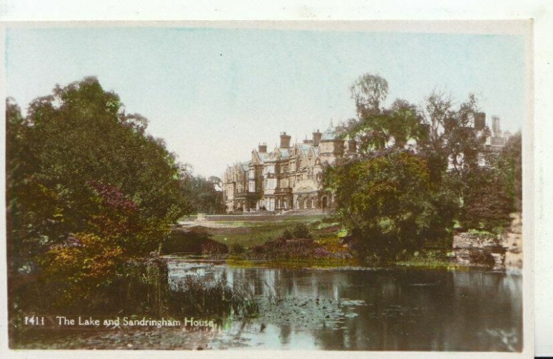 Norfolk Postcard - The Lake and Sandringham House - Real Photograph - Ref TZ1788