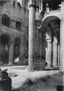 BR19718 Ruines de l abbaye Jumieges  france