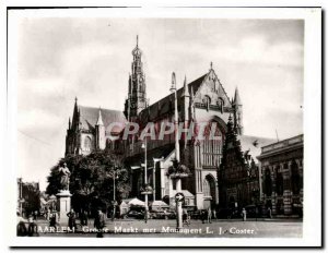 Modern Postcard Haarlem Groote Markt met monument L J Coster