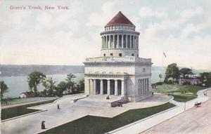 Grants Tomb along Hudson River - New York City - DB