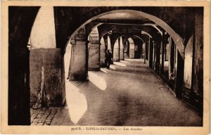 CPA Lons le Saunier- Les Arcades FRANCE (1044146)