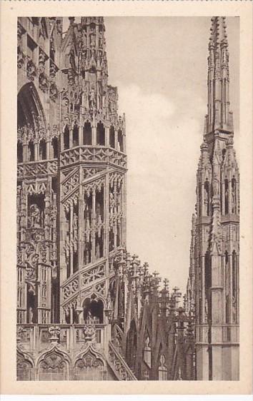 Italy Milano Il Duomo Gugliotto attorno al Tiburio