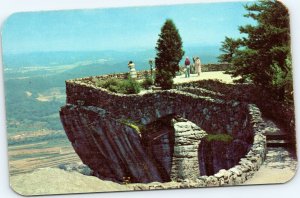 postcard Chattanooga, Tennessee - Rock City Gardens - Lovers Leap