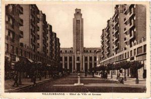 CPA VILLEURBANNE Hotel de Ville et Avenue (614327)