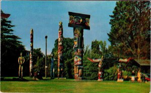 Postcard MONUMENT SCENE Victoria British Columbia BC AN7991