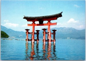 VINTAGE CONTINENTAL SIZED POSTCARD TORII GATE OF ITSUKUSHIMA SHRINE AT HIROSHIMA