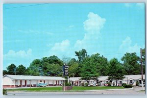 c1950's Shady Grove Motel & Restaurant Cottages View De Queen Arkansas Postcard