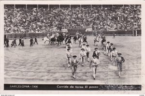 RP: BARCELONA , Spain , 1951 ; Corrida de Toros: El Paseo