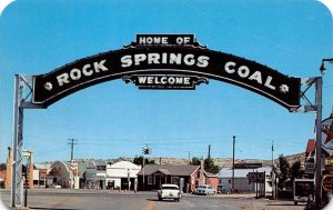 Wyoming ROCK SPRINGS Lincoln Highway Street Scene, Arch c1950s Vintage Postcard