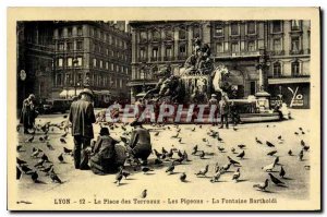 Old Postcard Lyon Place Bellecour Les Pigeons La Fontaine Bartholdi
