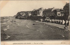 CPA ARROMANCHES-les-BAINS Vue sur la Plage (1227256)