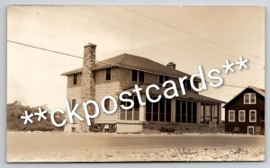 York Beach ME Maine The Georgian Guest House Beach Front Inn RPPC Postcard M38