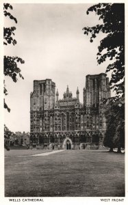 VINTAGE POSTCARD WELLS CATHEDRAL SOMERSET ENGLAND ST. ANDREWS THE APOSTLE RPPC