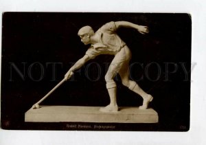 3139753 Field Hockey spieler by MARCUSE Vintage NPG postcard