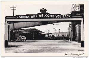 RP: main Street w/ Arch , FORT FRANCES , Ontario , Canada , 30-40s