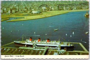 VINTAGE POSTCARD CONTINENTAL SIZE QUEEN MARY CRUISELINER DOCKED AT LONG BEACH CA