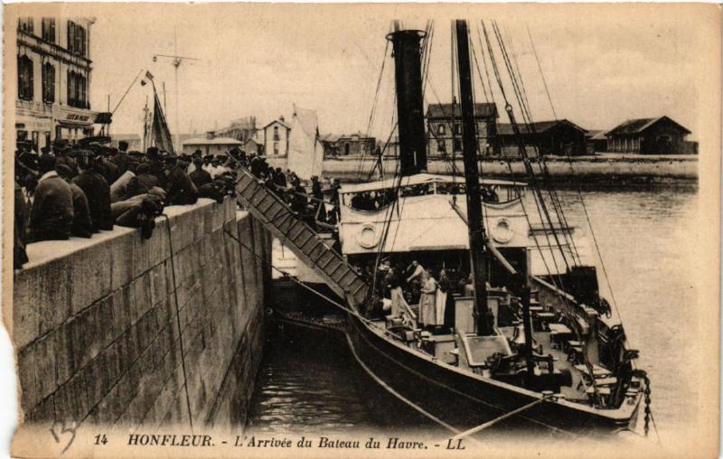 CPA HONFLEUR - L'Arrivée du Bateau du Havre (516385)