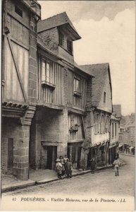 CPA Fougeres vieilles Maisons, rue de la Pinterie (1236536)