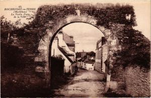 CPA ROCHEFORT-en-TERRE - La Vieille Porte de la Ville (293773)