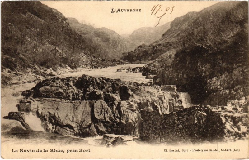 CPA Auvergne Le Ravin de la Rhue, Pres Bort FRANCE (1289564)