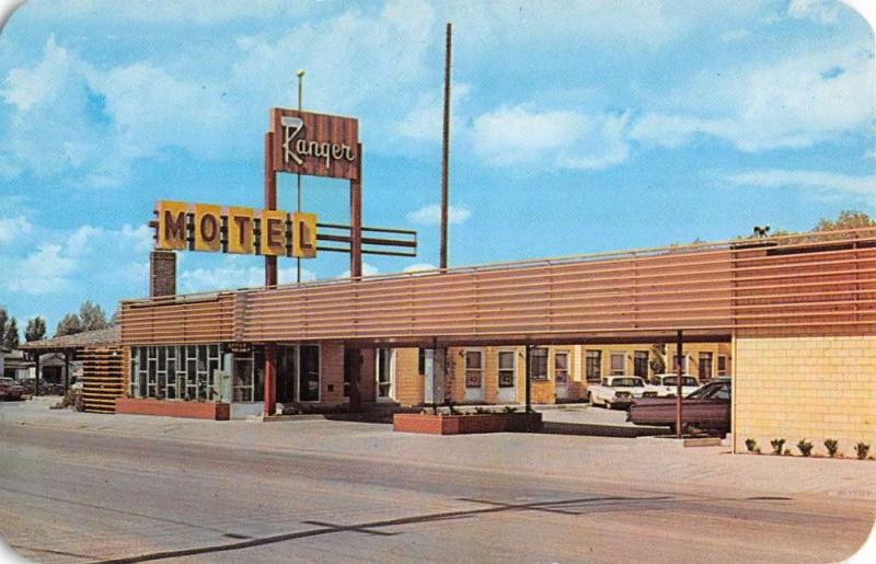 Laramie Wyoming Ranger Motel Street View Vintage Postcard K43221
