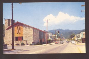 GATLINBURG TENNESSEE STREET SCENE OLD CARS VINTAGE POSTCARD