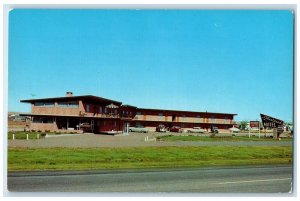 c1950's The Fleetwood Motel Cars Roadside Cheyenne Wyoming WY Vintage Postcard