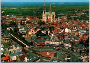 VINTAGE POSTCARD CONTINENTAL SIZE BIRD'S EYE VIEW OF THE TOWN OF CHARTRES FRANCE