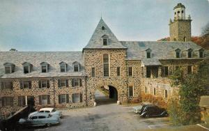 OCAWANA, NY New York   VALERIA HOME~COURTYARD at ADMIN BLDG~50's CARS   Postcard