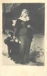 MB Vintage 1930s art real photo postcard woman with children  