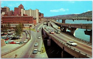 VINTAGE POSTCARD CLASSIC CARS TRAVERSING THE FORT PITT BOULEVARD PITTSBURGH P.A.