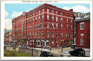 VINTAGE POSTCARD CROCHER HOUSE AND STREET SCENE AT NEW LONDON CT c. 1930