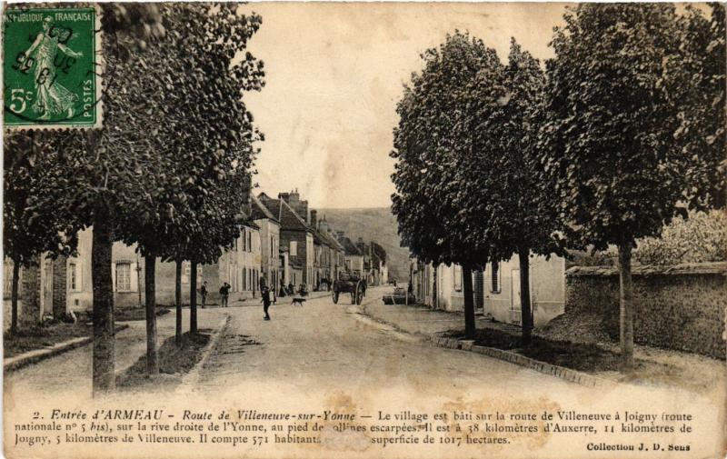 CPA Entrée d'Armeau - Route de VILLENEUVE-sur-YONNE - Le village (358192)