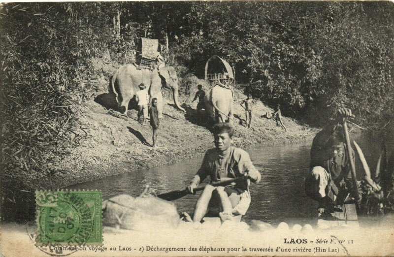 PC CPA LAOS, DÉCHARGEMENT DES ÉLÉPHANTS, Vintage Postcard (b26716)