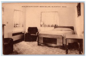 1941 Avalon Auto Court Room Set Up Deluxe Bed Lamp Blackfoot Idaho ID Postcard