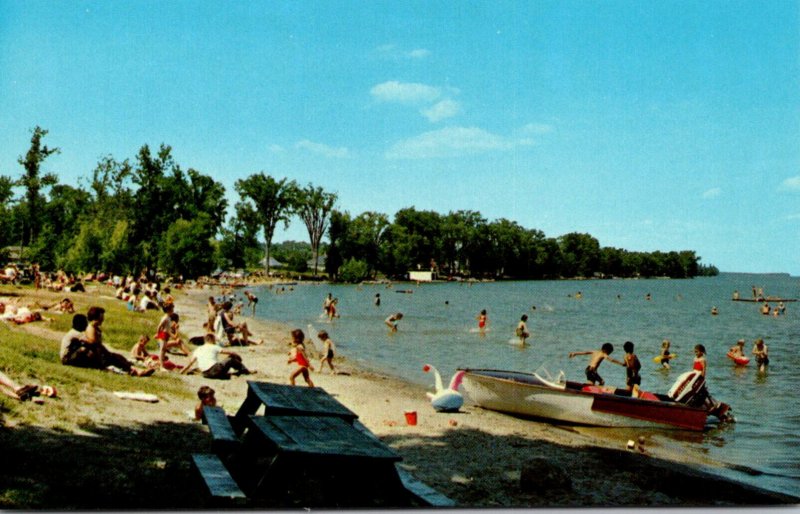 Canada Ontario Lake Simcoe Innispil Park Beach Scene