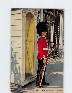 Postcard Buckingham Palace Sentry London England