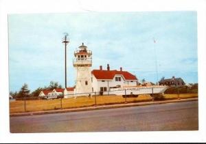 LP03     Lighthouse, Postcard, Cape Cod, Massachusetts, 