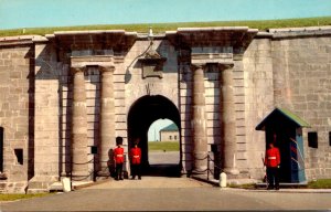 Canada Quebec Citadelle Sentry Post Of The Royal 22e Regiment At Dalhousie Gate