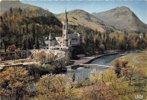 BR28329 Lourdes la basilique le gave france