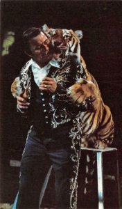 Ringling Bros Barnum Bailey Circus TIGER & Trainer Charly Baumann  1973 Postcard