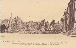 France Peronne La Grande Place Quartier detruit par les Allemands