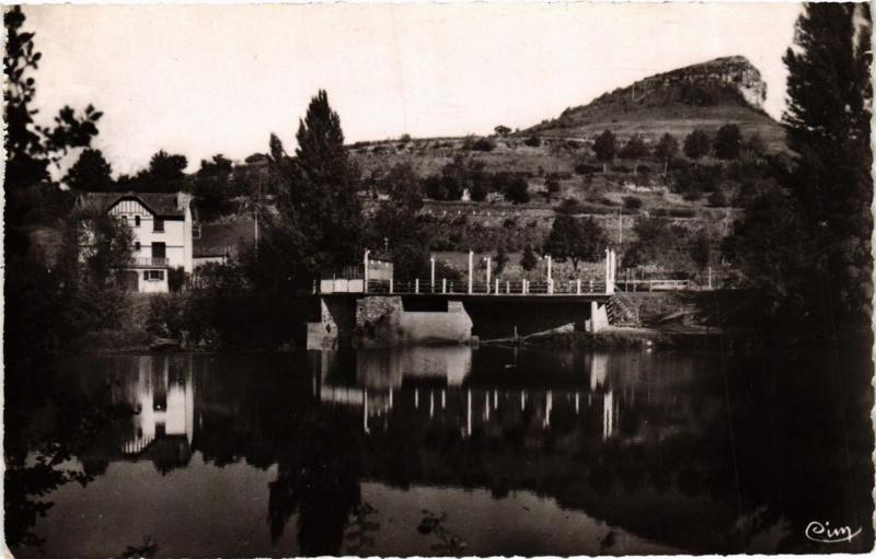 CPA St-ANTONIN Le Dancing et la Plage (614980)