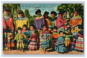 Vintage Seminole Indian Women ANd Their Children, FL. Postcard F114E