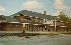 Cochrane Union Station of On & CN Railways Postcard PC280