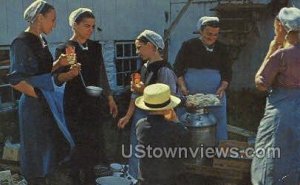 Amish Women - Lancaster, Pennsylvania